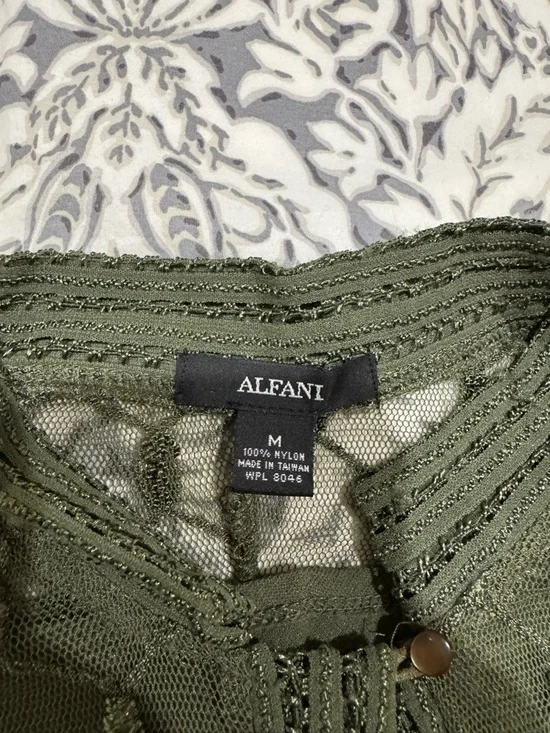 Alfani Olive Crochet Lace Mock-Neck Short Sleeve Top size M - Picture 4 of 9